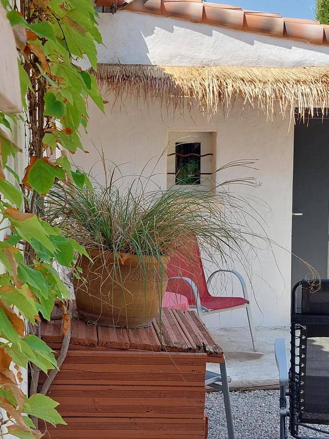 Maison d’hôte pour 2 personnes, avec terrasse et vue à La Barben