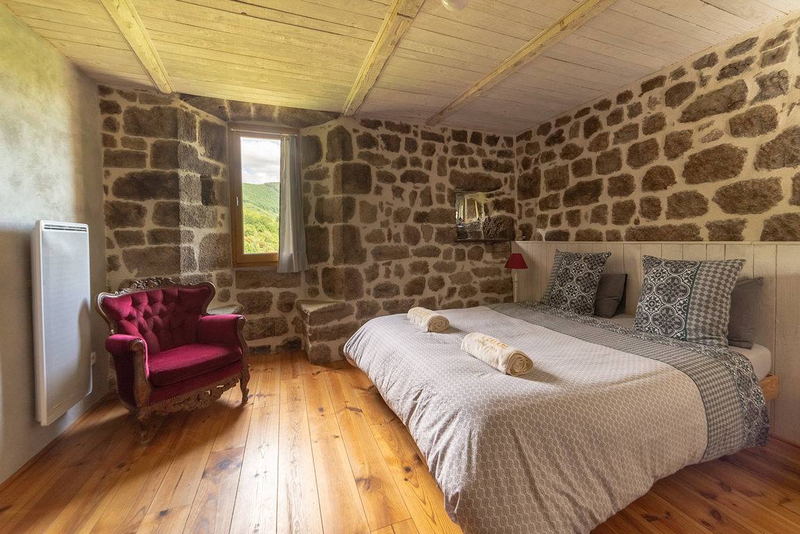 La Calade - Chambre Ardoise in Chirols, Parc naturel régional des Monts d'Ardèche