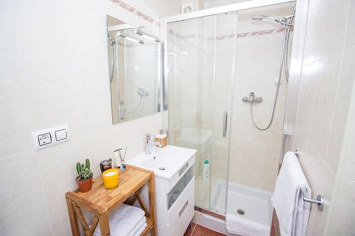 Entire apartment, Mediterrani Studio - The Old Town in Tarragona, Costa Dorada