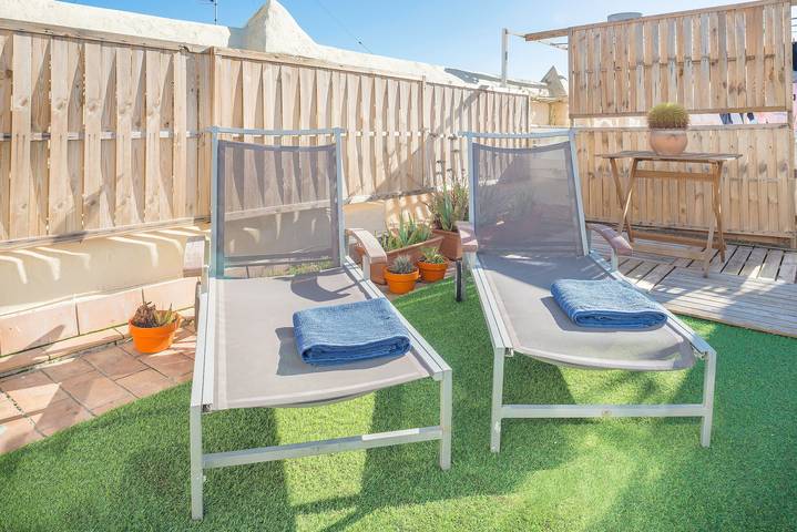 Apartamento entero, Apartamento céntrico con terraza en la azotea, Wi-Fi y aire acondicionado in Playa de la Punta San Felipe (Cádiz), Cádiz
