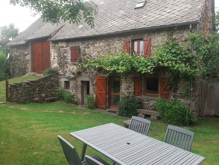 Gîte pour 5 personnes, avec jardin et terrasse, animaux acceptés dans Auvergne-Rhône-Alpes - 2