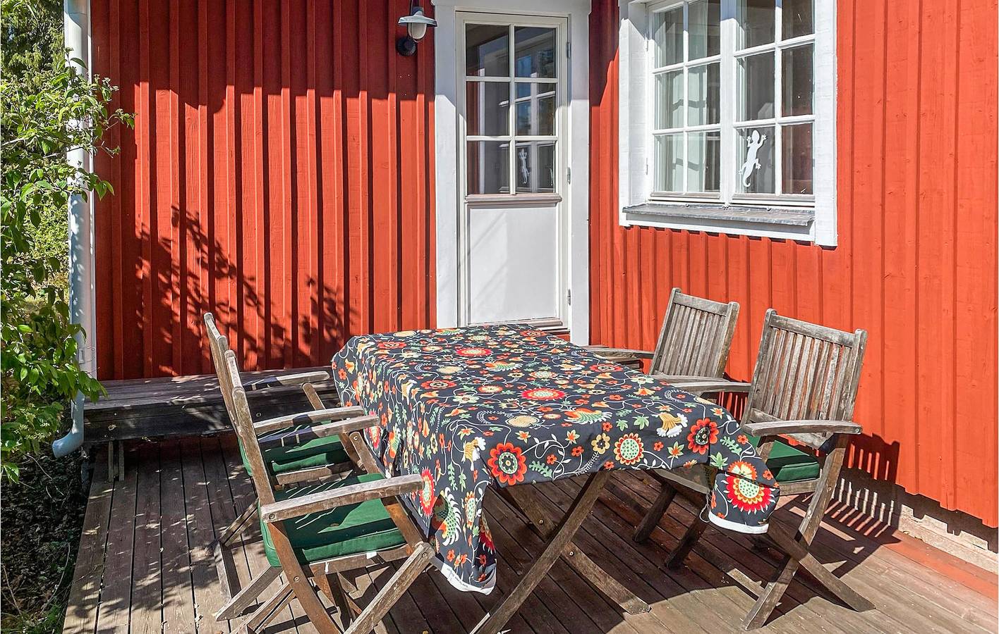 Hus för 5 Personer med trädgård in Mönsterås och omgivningar