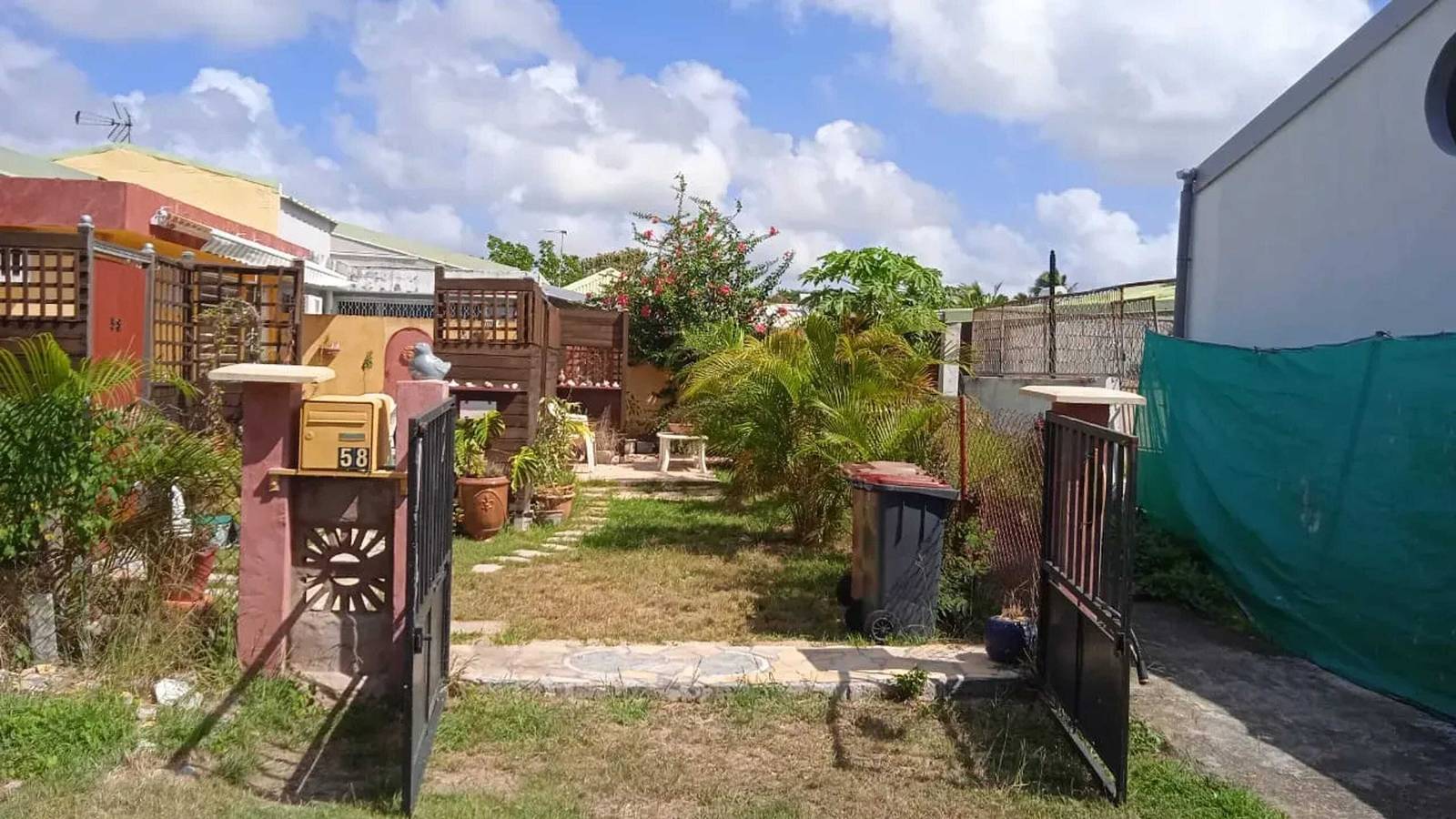 Charming house with terrace in Sainte-Anne in Sainte-Anne, Martinique
