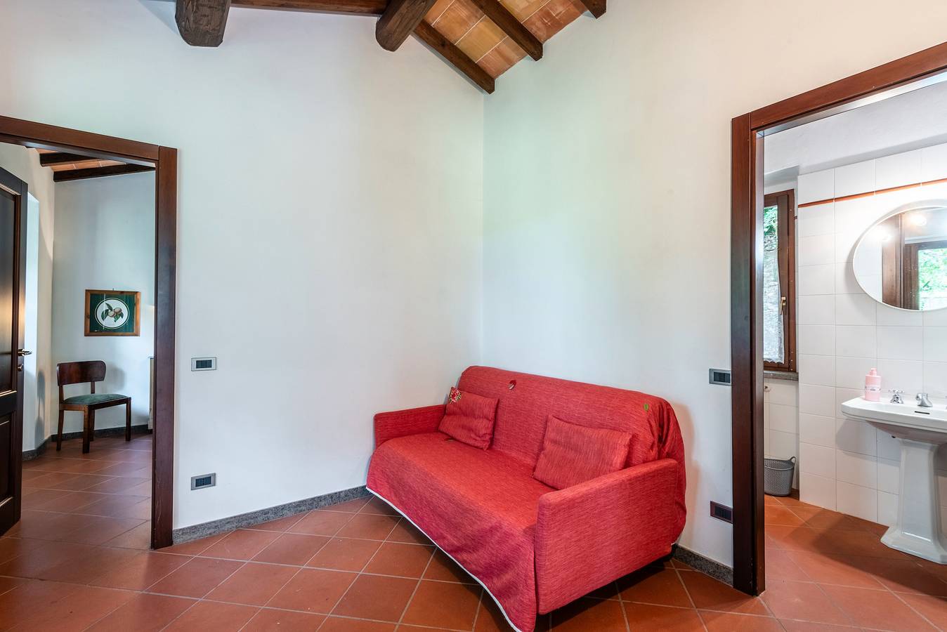 Entire apartment, Holiday Home 'San Michele - Casa Rosa' with Mountain View, Shared Pool and Wi-Fi in Montieri, Grosseto Province