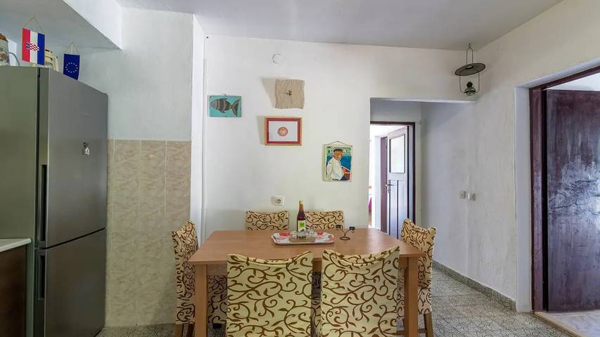 Gîte pour 8 personnes, avec terrasse dans Hvar - 2