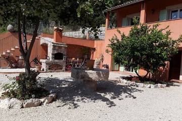 Gîte pour 4 personnes, avec jardin à Gilette