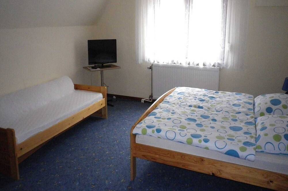 Ganze Wohnung, Ferienwohnung Ganz 1 in Vipperow, Müritz