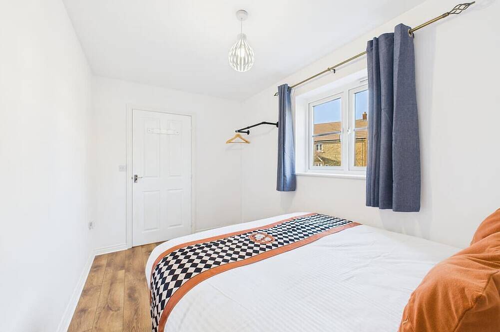 *New* Prestbury Place | Racecourse | Free Parking in Gloucestershire