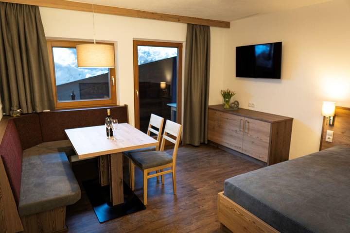 Ganze Ferienwohnung, Apart 2 in Stubaier Alpen, Längenfeld