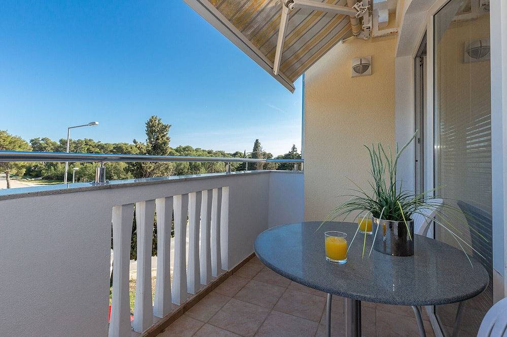 Ganze Wohnung, Appartement mit Terrasse und voll ausgestattet in Biograd na Moru, Zadar