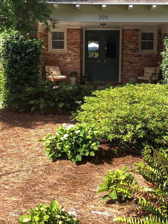 Vacation house for 12 people, with yard in Georgia