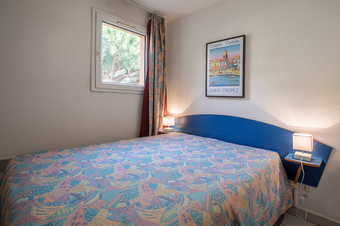 Appartement entier, Appartement "Cavalaire Sur Mer" avec terrasse privée, piscine partagée et Wi-Fi in Cavalaire-sur-Mer, Région de Draguignan
