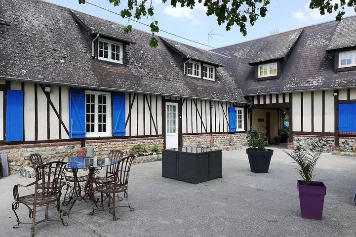 Chambre d’hôte pour 4 personnes, avec Jacuzzi ainsi que Jardin et Sauna