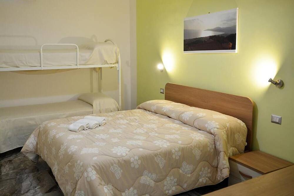 B&B Miramare in Ascea, cozy property 5 minutes from the sea in Ascea, Cilento