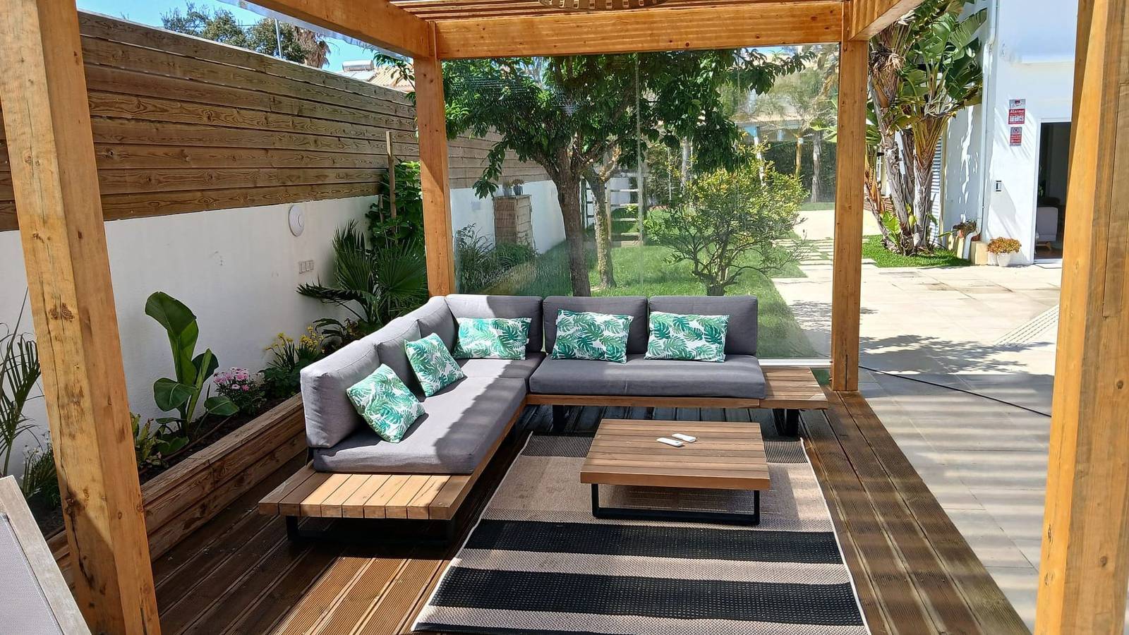 Blue Sky Villa 2 by Lovelystay in Aroeira, Corroios