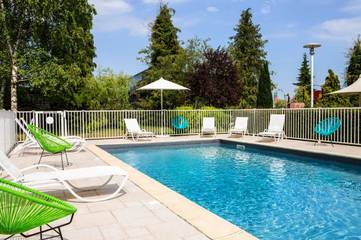 Hôtel pour 4 personnes, avec piscine et jardin, animaux acceptés à Barberey-Saint-Sulpice