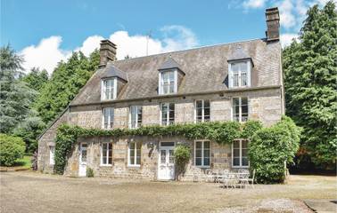 Gîte pour 16 personnes, avec jardin à Saint-Clément-Rancoudray