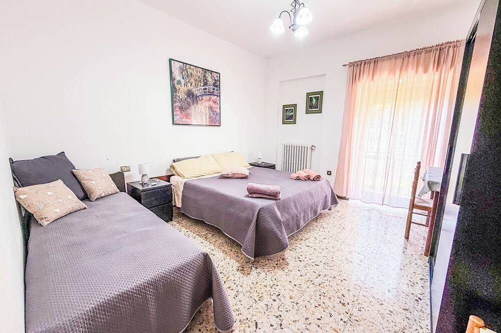 Detached house with private pool near Bolsena and Orvieto. in Lubriano, Viterbo Provinz