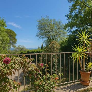 Gîte pour 7 personnes, avec jardin à Saint-Julien-de-Peyrolas