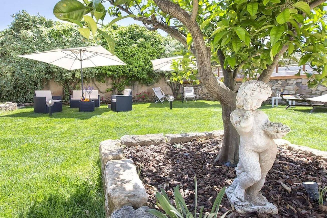 Villa for 20 People in Alghero, Sassari Province