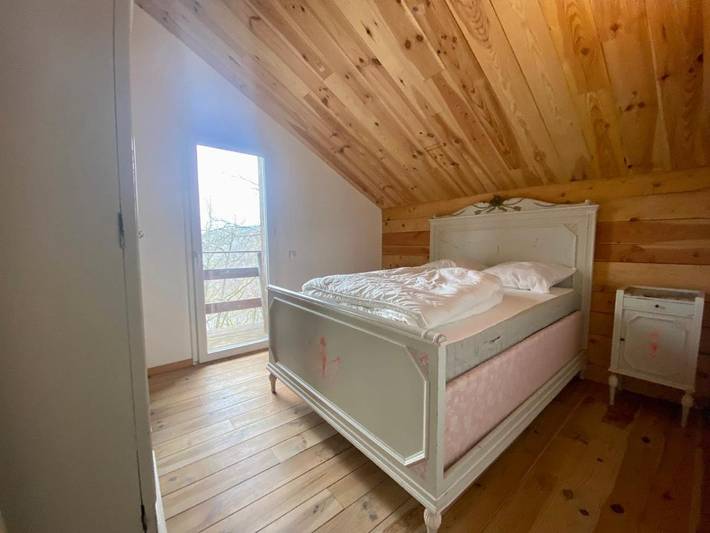 Gîte pour 6 personnes, avec vue ainsi que vue sur le lac et terrasse à Miremont - 4