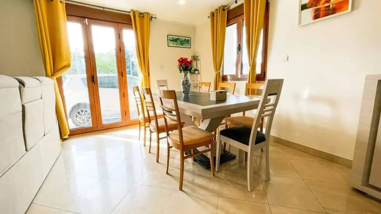 Apartamento vacacional entero, Ferienwohnung für 6 Personen (140 m²) in Saint-Ismier in Saint-Ismier, Isère