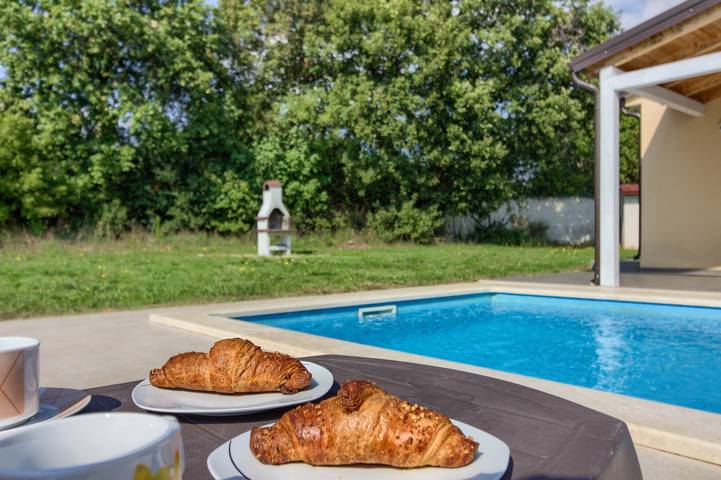 Villa für 6 Personen mit Pool in Valtura, Südküste Istrien