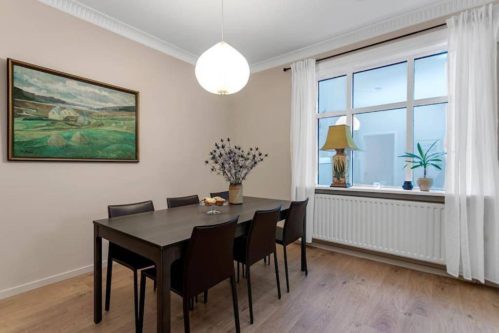 Six-Bedroom House in Reykjavik, IJsland