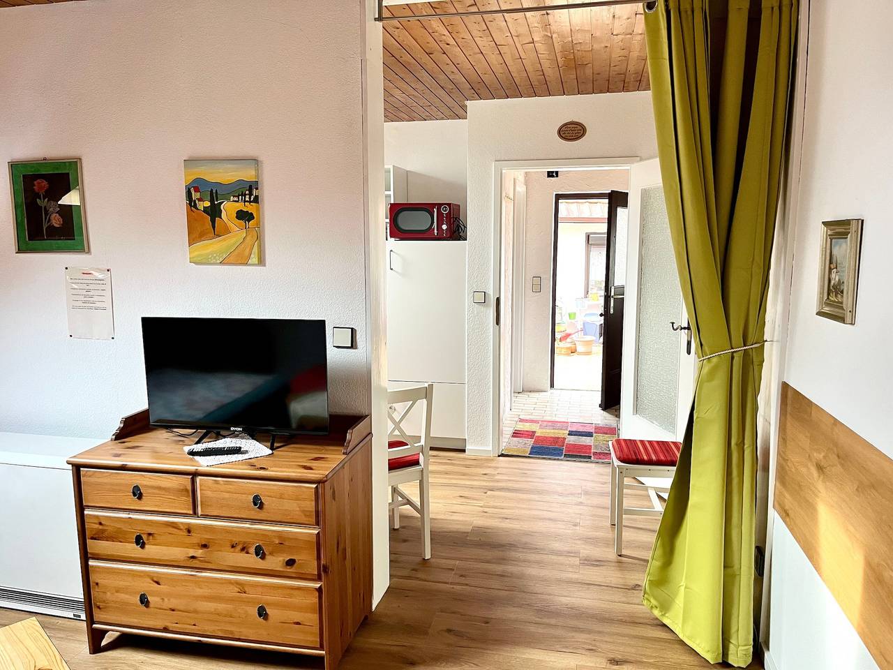 Ganze Wohnung, Ferienwohnung Sila 1" mit gemeinsamer Terrasse und Wlan in Weinstadt, Rems-Murr-Kreis