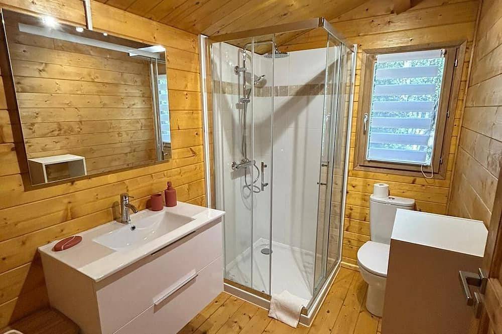 Chalet de Location au Cœur de la Forêt. Randonnées Entre Rivière et Montagne in Calenzana, Calvi region