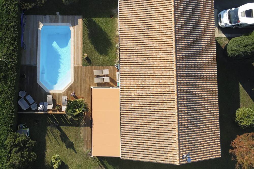 Quiet villa between the lake and the sea in Hourtin, with a pool and spa in Hourtin, Médoc Regional Natural Park