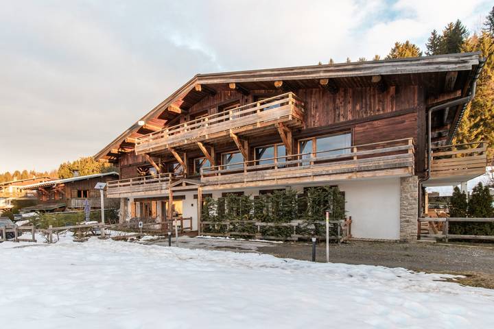 Chalet pour 10 personnes, avec balcon et sauna à Demi-Quartier