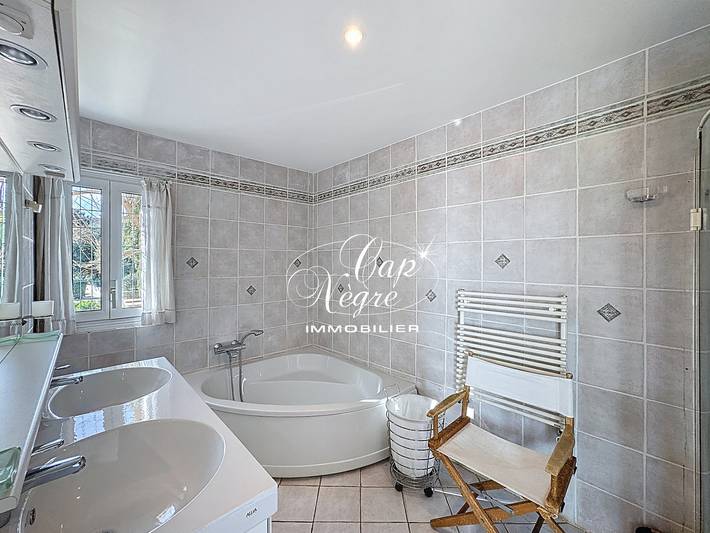 Location de vacances pour 12 personnes, avec terrasse et jardin à Rayol-Canadel-sur-Mer - 4