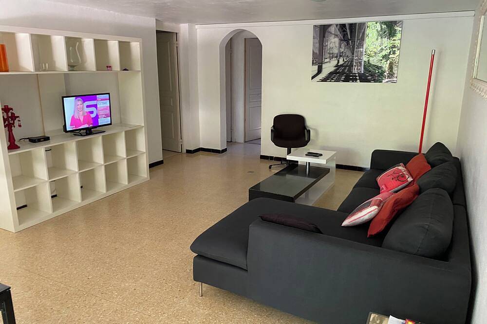 Appartement entier, Appart de Vacances T3 avec piscine privée à Gémenos in Gémenos, Côte méditerranéenne (France)