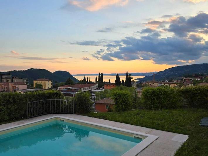Ferienhaus für 4 Personen, mit Seeblick und Ausblick sowie Garten und Pool - 1