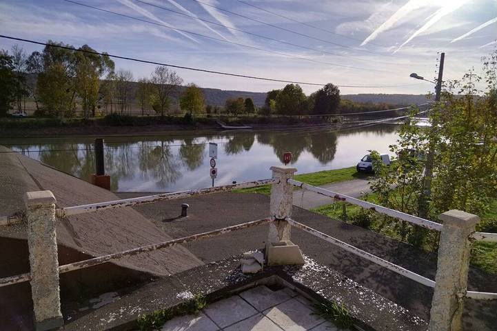 Gîte pour 21 personnes, avec terrasse et jardin, animaux acceptés à Charly-sur-Marne