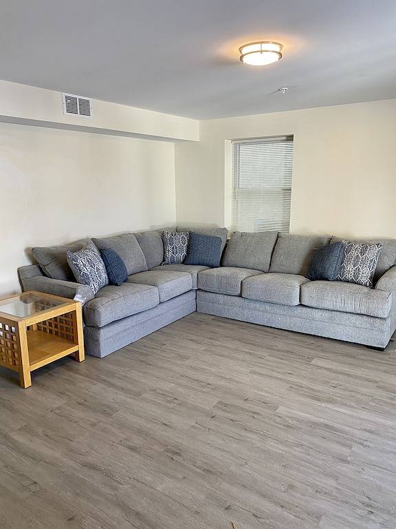 Ganze Wohnung, Beach Block Coastal • 3Br Condo • Steps to Boardwalk • Parking & Badges in Toms River, Ocean County