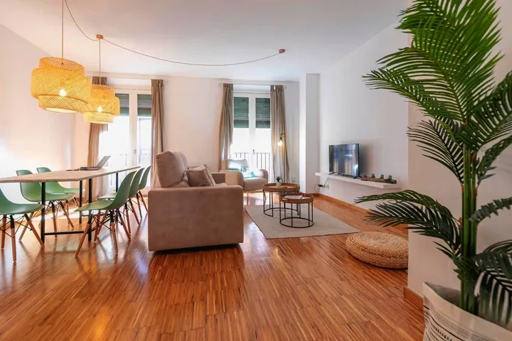 Ferienwohnung für 4 Personen, mit Balkon und Ausblick - 1