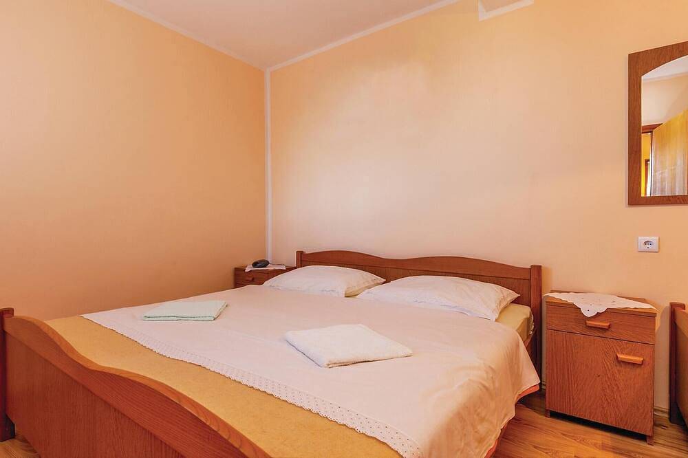 Geheel appartement, Prachtig appartement in Sveti Juraj in Sveti Juraj, Velebit Nature Park