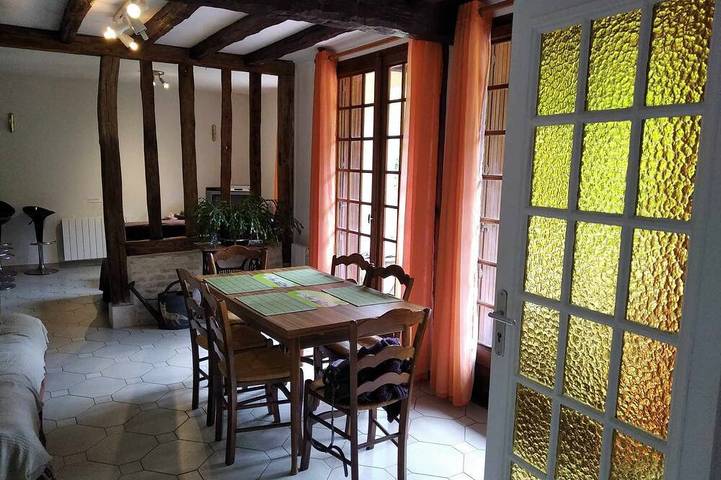 Location de vacances pour 6 personnes, avec jardin et terrasse, animaux acceptés à Saint-Germain-de-Livet