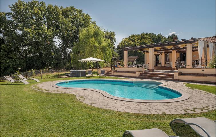 Ferienhaus für 15 Personen, mit Seeblick und Pool sowie Terrasse, mit Haustier am Bolsenasee - 4