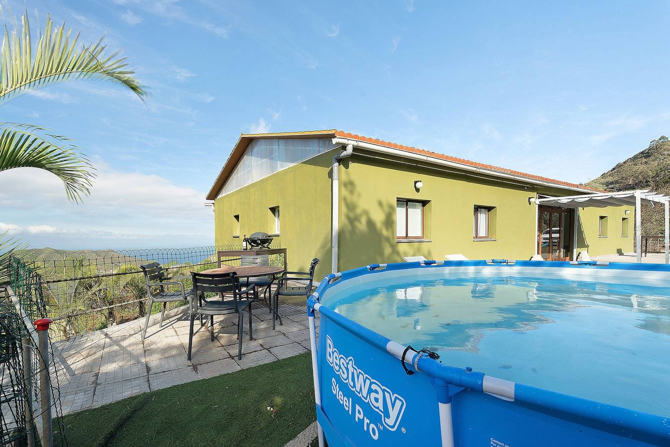 Appartement entier, Appartement de vacances 'Casa Lomo El Aire Helecho' avec vue sur la mer, piscine partagée et Wi-Fi in San Cristóbal de La Laguna, Tenerife du Nord
