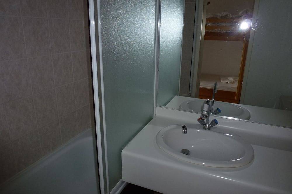 Ganze Wohnung, Coeur de Station mit großem Balkon in Puy-Saint-Vincent, Nationalpark Écrins