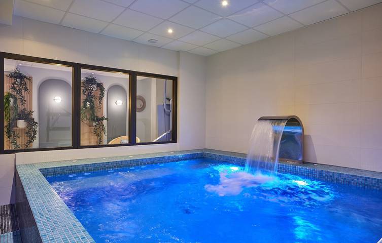 Studio pour 2 personnes, avec Sauna à Nîmes