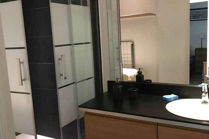 Gîte pour 4 personnes, avec terrasse et jardin dans Plage Saint-Colomban - 4