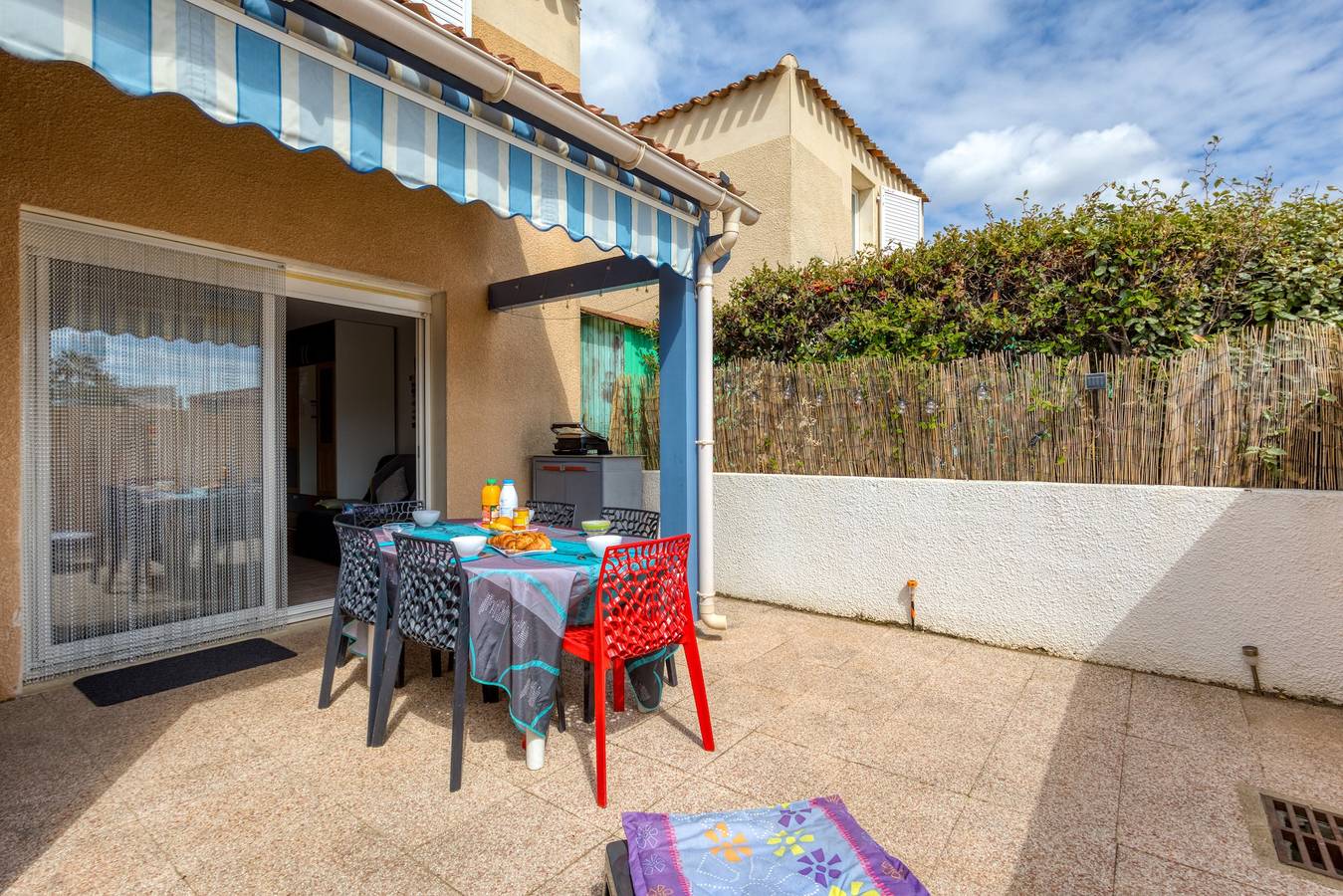 Villa Les Lavandines, Le Cap D'agde avec piscine partagée, terrasse privée et climatisation in Cap d'Agde, Agde