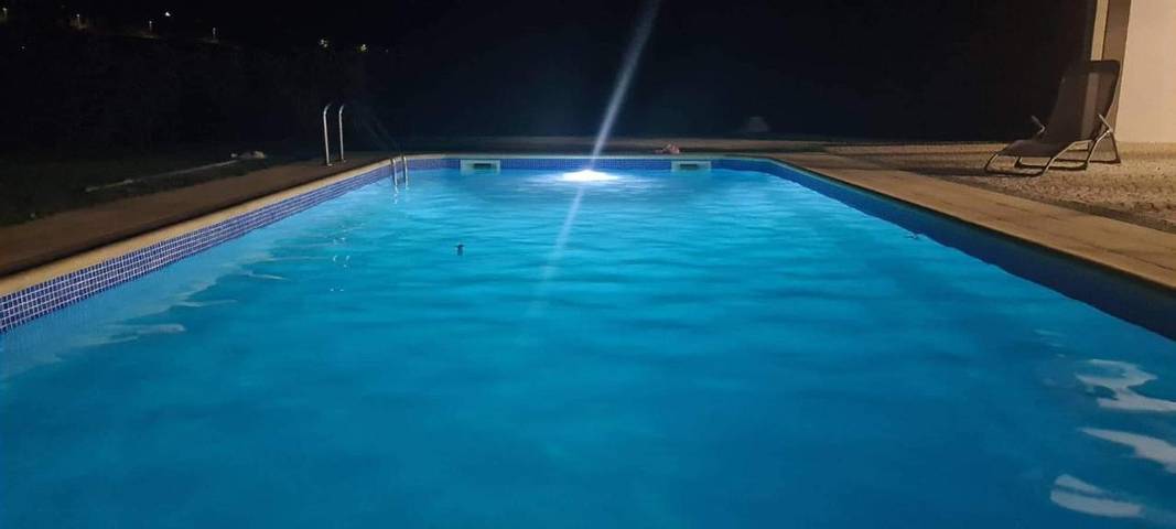 Location de vacances pour 8 personnes, avec vue ainsi que terrasse et piscine à Œuilly - 3