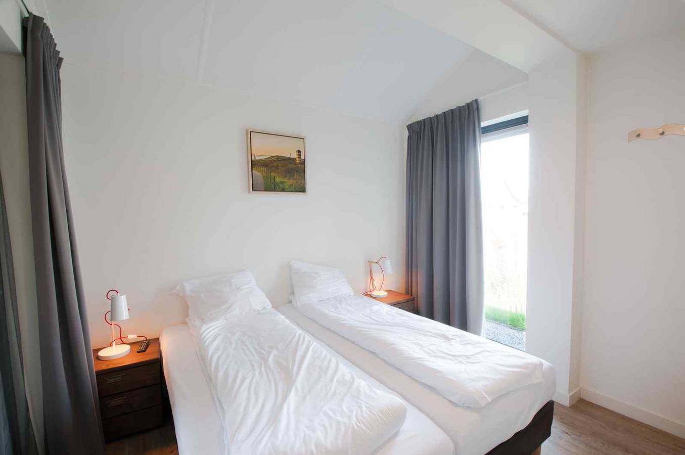 12-persoons groepsaccommodatie met twee badkamers op vakantieresort in Tholen in Tholen, Nederlandse Noordzeekust