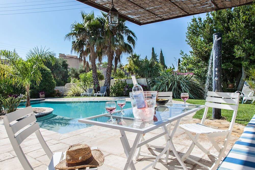 Villa pour 3 Personnes dans Bormes-les-Mimosas, Région de Toulon