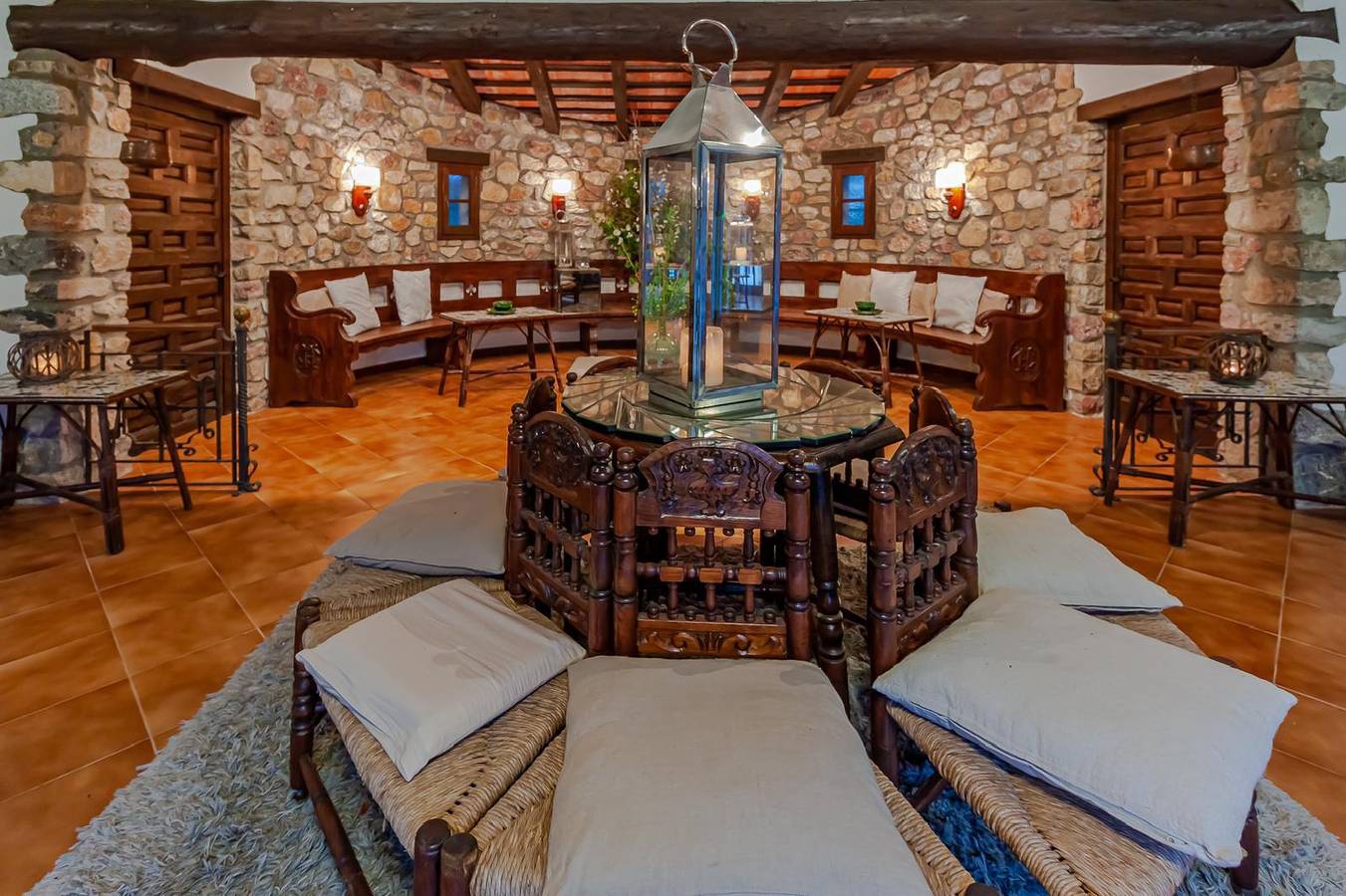 Maison de campagne "Mimosa Completa" avec vue sur le lac, Wi-Fi et climatisation in Darnius, Haut-Ampurdan